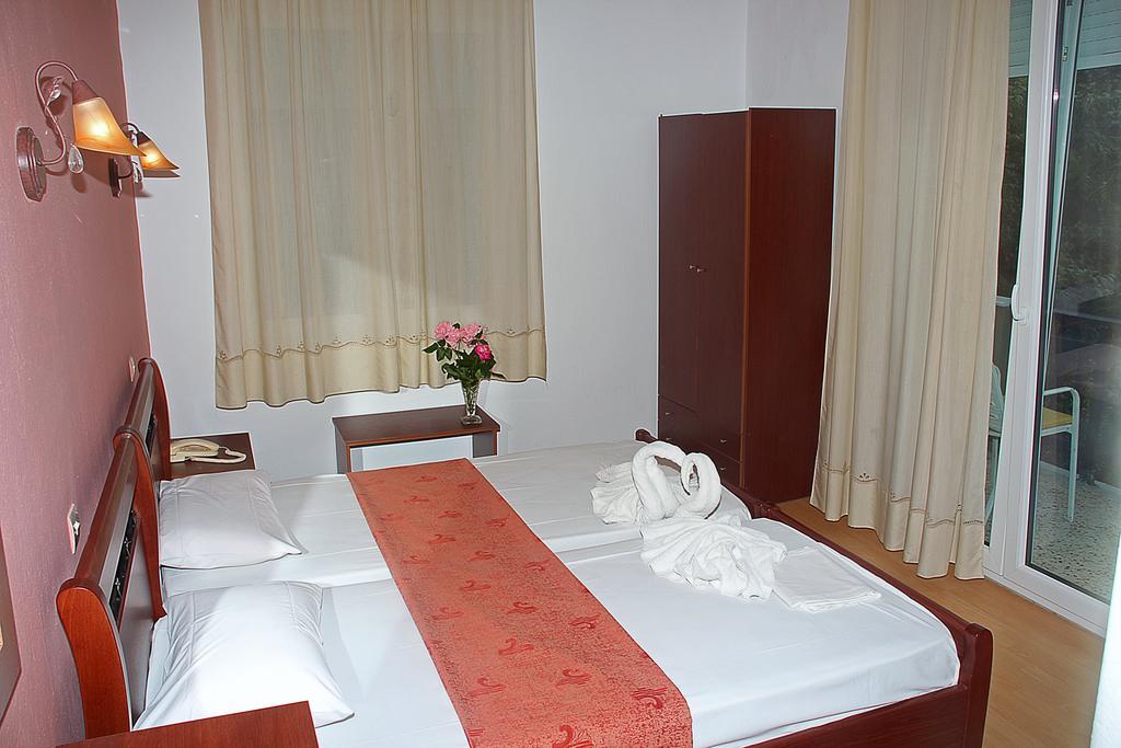 Kristal Hotel Prínos Pokoj fotografie