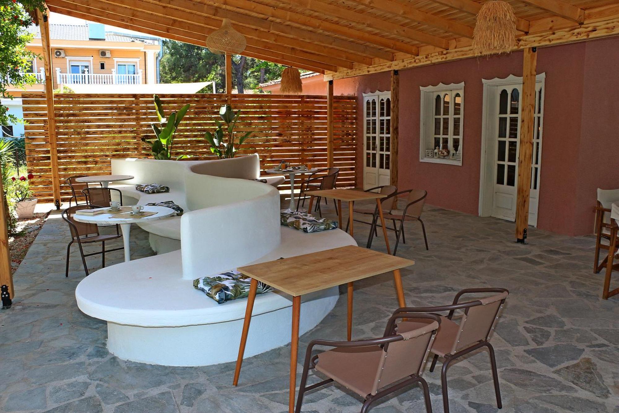 Kristal Hotel Prínos Exteriér fotografie